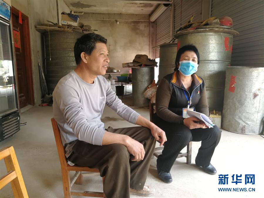 （決戰(zhàn)決勝脫貧攻堅(jiān)·圖文互動）（3）另一種“逆行”——廣西5300余名駐村第一書記提前返崗?fù)渡怼皟删€作戰(zhàn)”