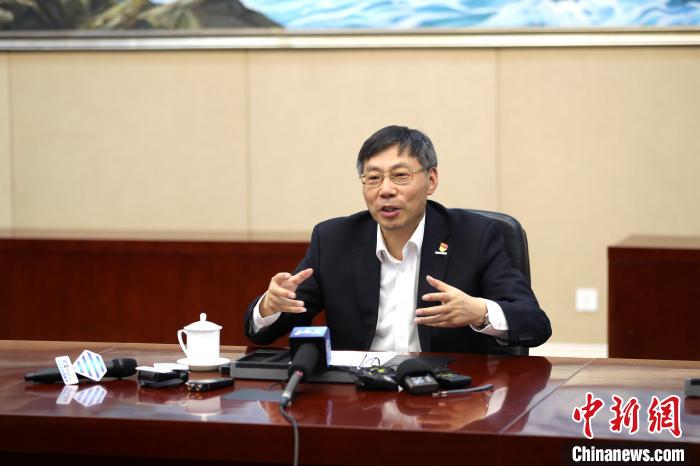 近日，全國人大代表、浪潮集團董事長兼CEO孫丕恕接受媒體采訪。浪潮集圖供圖