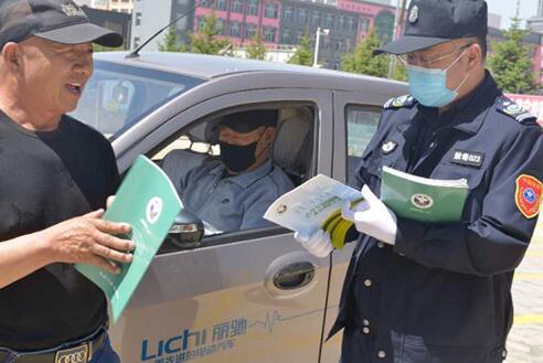 西烏旗公安局禁毒大隊(duì)開(kāi)展“六一”禁毒宣傳活動(dòng)