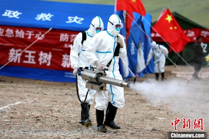 圖為進行現(xiàn)場消毒。青海省應急廳